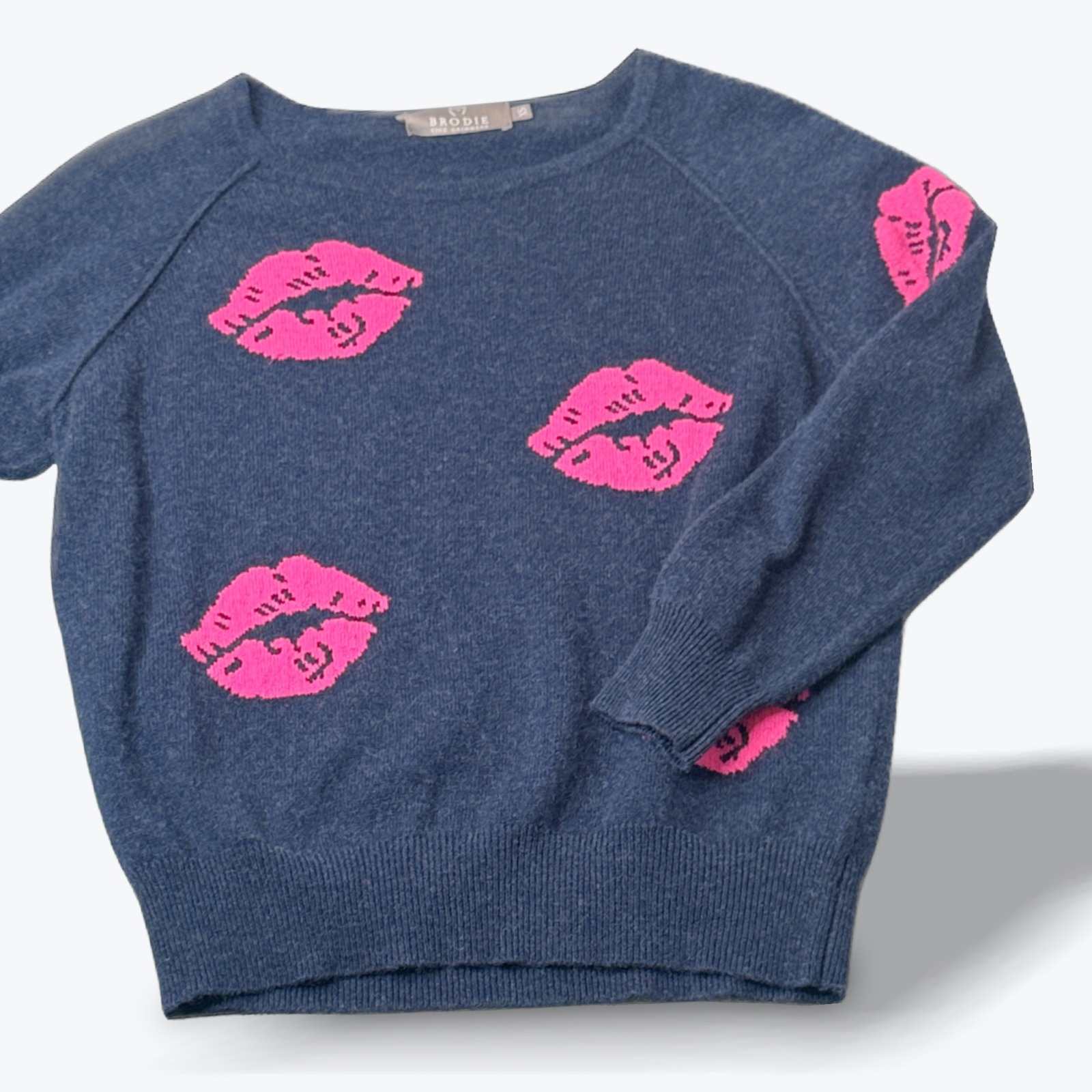 Brodie Cashmere Sweater Bright Pink Kiss Lips Print Xs